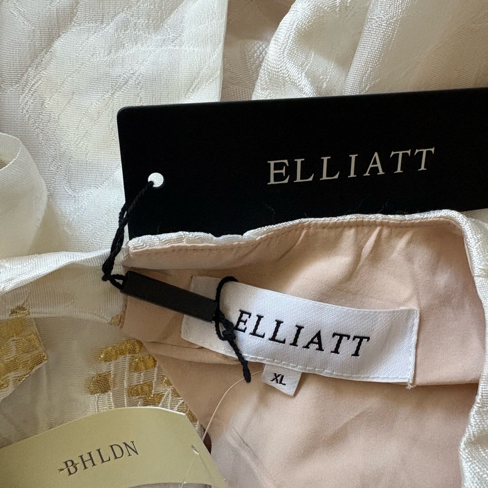 Elliatt White Puff Sleeve Mini Dress - Picture 14 of 15
